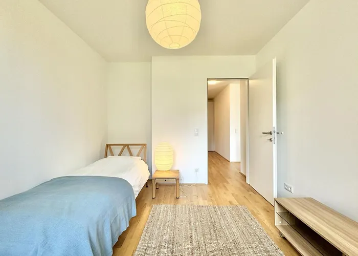 70m2 Near Kirschbluetenpark - Uno-city - International School Apartamento *