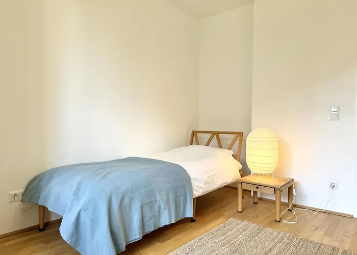 70m2 Near Kirschbluetenpark - Uno-city - International School * Viena